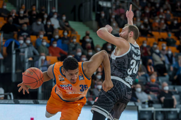 比赛都充满 比赛都充满