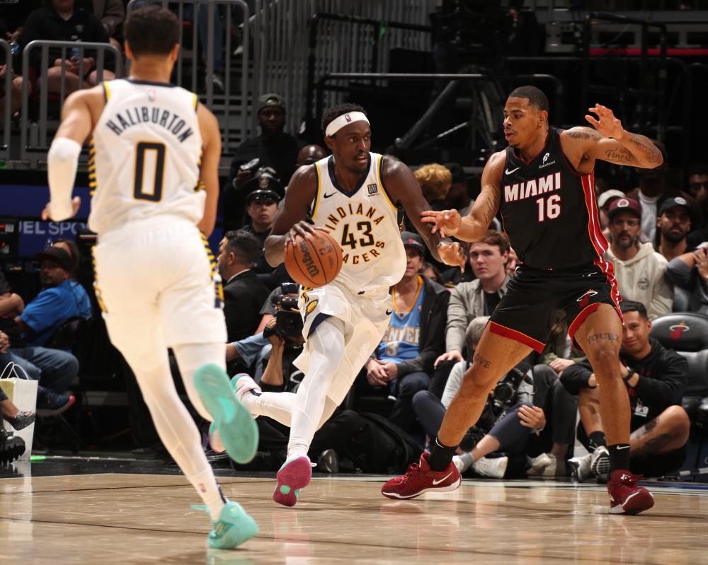 驾驶的赛车 驾驶的赛车